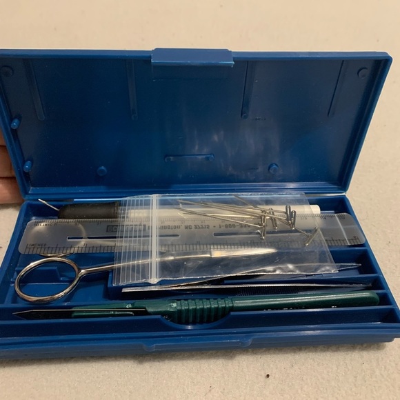 Vintage Carolina Biological Supply Co. Dissection Kit - Picture 2 of 4